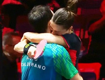 巴西情侣档甜蜜相拥！乒坛混双格局打破，混双离了老祖能走多远？|雨果|高桥|申裕斌|高桥布鲁娜|新加坡_新浪体育_新浪新闻